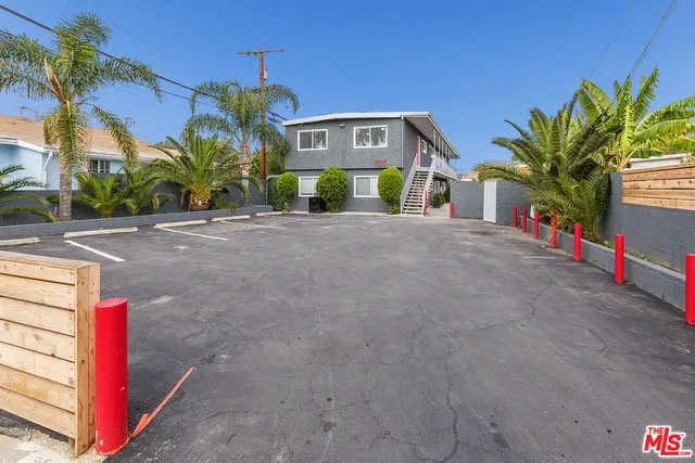 $1,349,000 | 925 East 19th Street, Long Beach, CA 90806