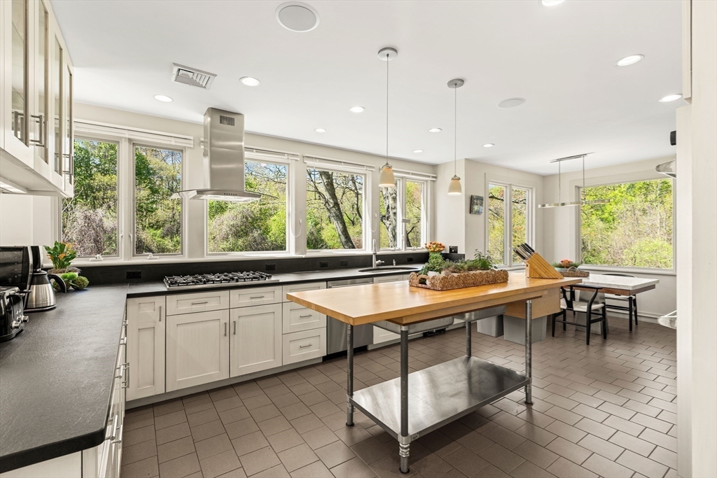 55 Stony Brook Road Marblehead, MA 01945 - Photo 15 of 41