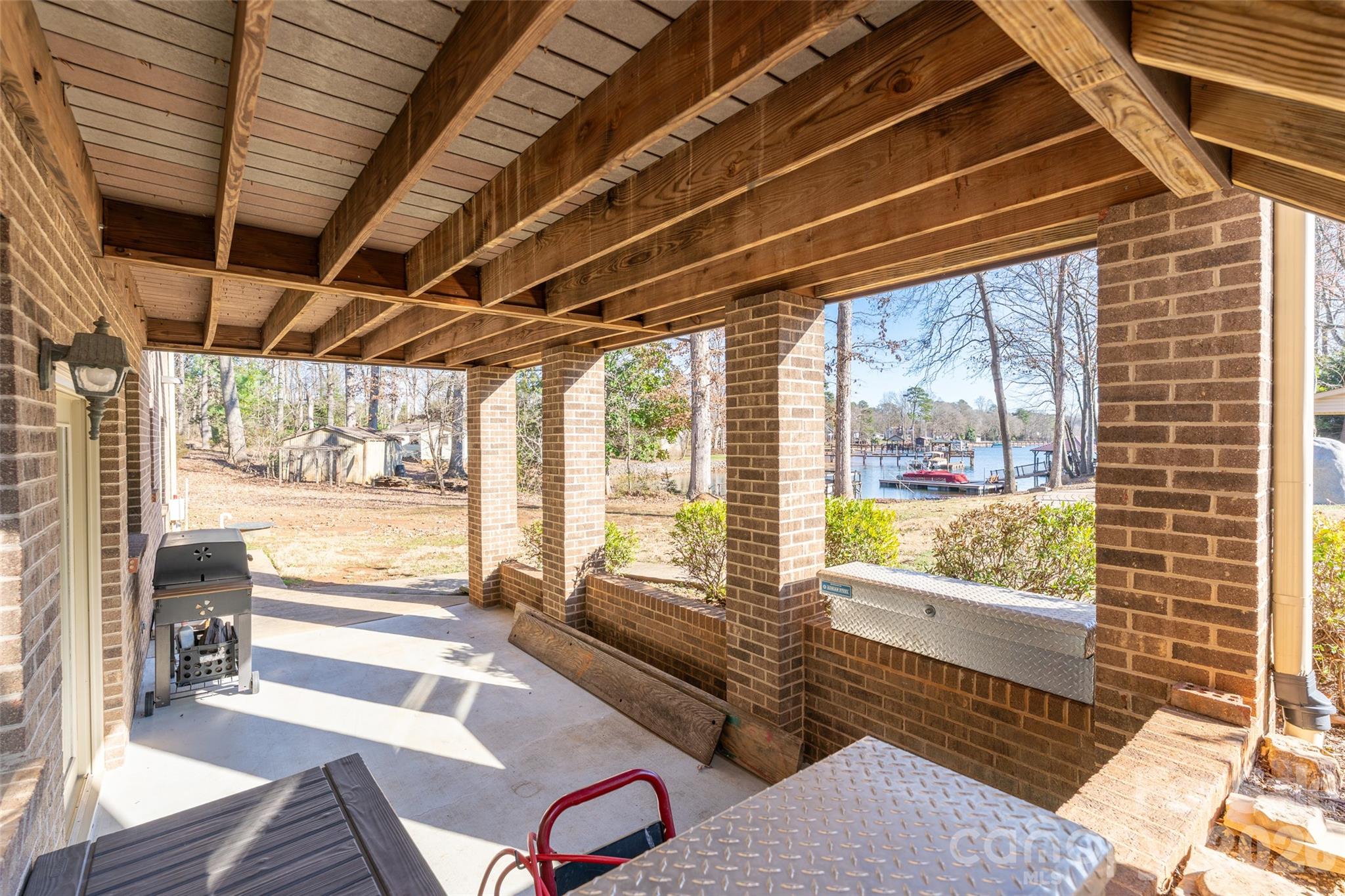 8194 Mallard Road Denver, NC 28037 - Photo 22 of 48 a living room with furniture