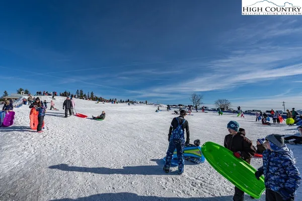 $178,000 | 101 Upper Holiday Lane, Unit H332, Beech Mountain, NC 28604