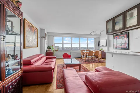 $499,999 | 555 Kappock Street, Unit 22C | Spuyten Duyvil