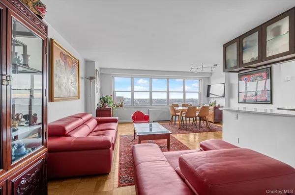 $499,999 | 555 Kappock Street, Unit 22C | Spuyten Duyvil