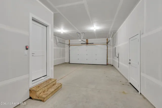 $614,500 | 6875 North Coeur Terre Boulevard, Coeur D'Alene, ID 83815