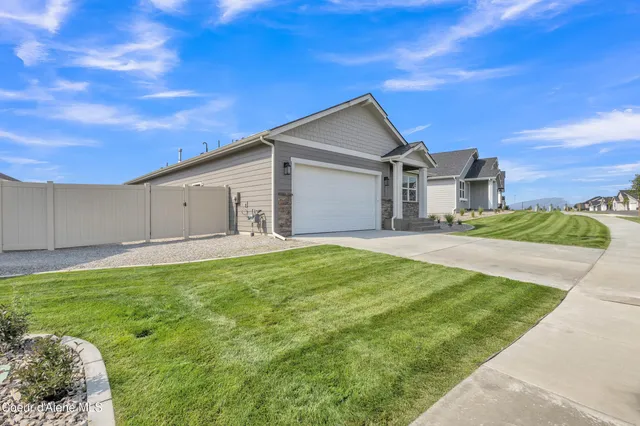 $614,500 | 6875 North Coeur Terre Boulevard, Coeur D'Alene, ID 83815