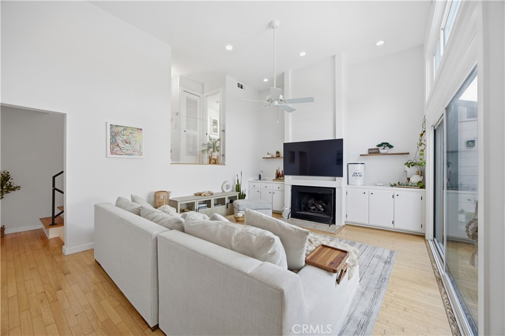 1911 Rockefeller Lane, Unit F Redondo Beach, CA 90278 - Photo 9 of 27