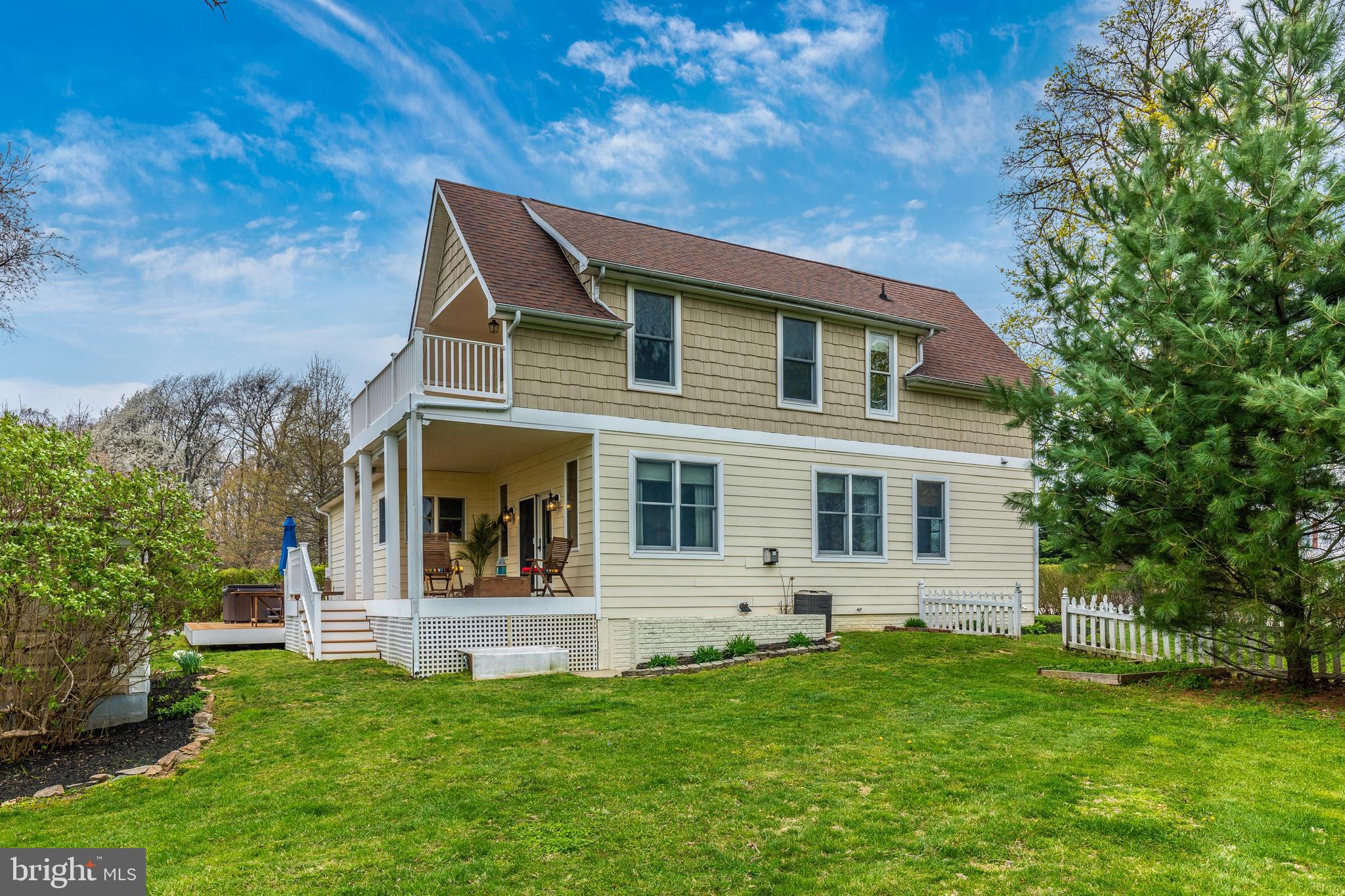 10029 Kelly Road Frederick, MD 21701 - Photo 40 of 52 Side view of home.