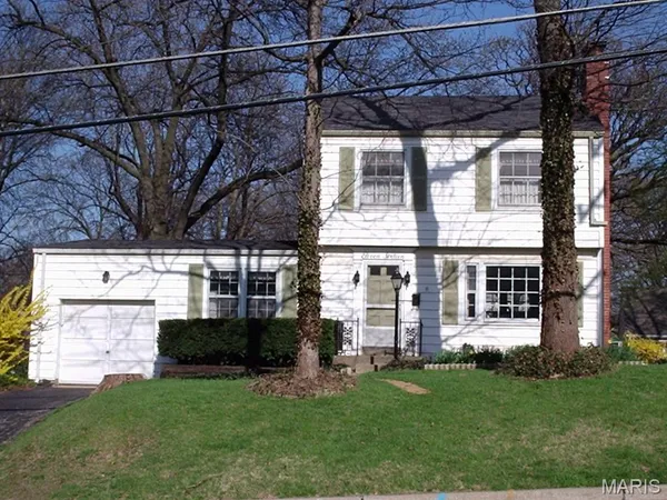 $259,900 | 1116 South Elm Avenue, Webster Groves, MO 63119