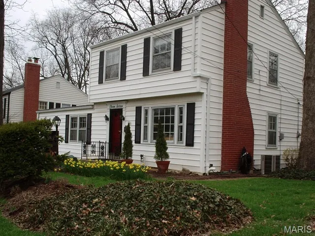 $259,900 | 1116 South Elm Avenue, Webster Groves, MO 63119