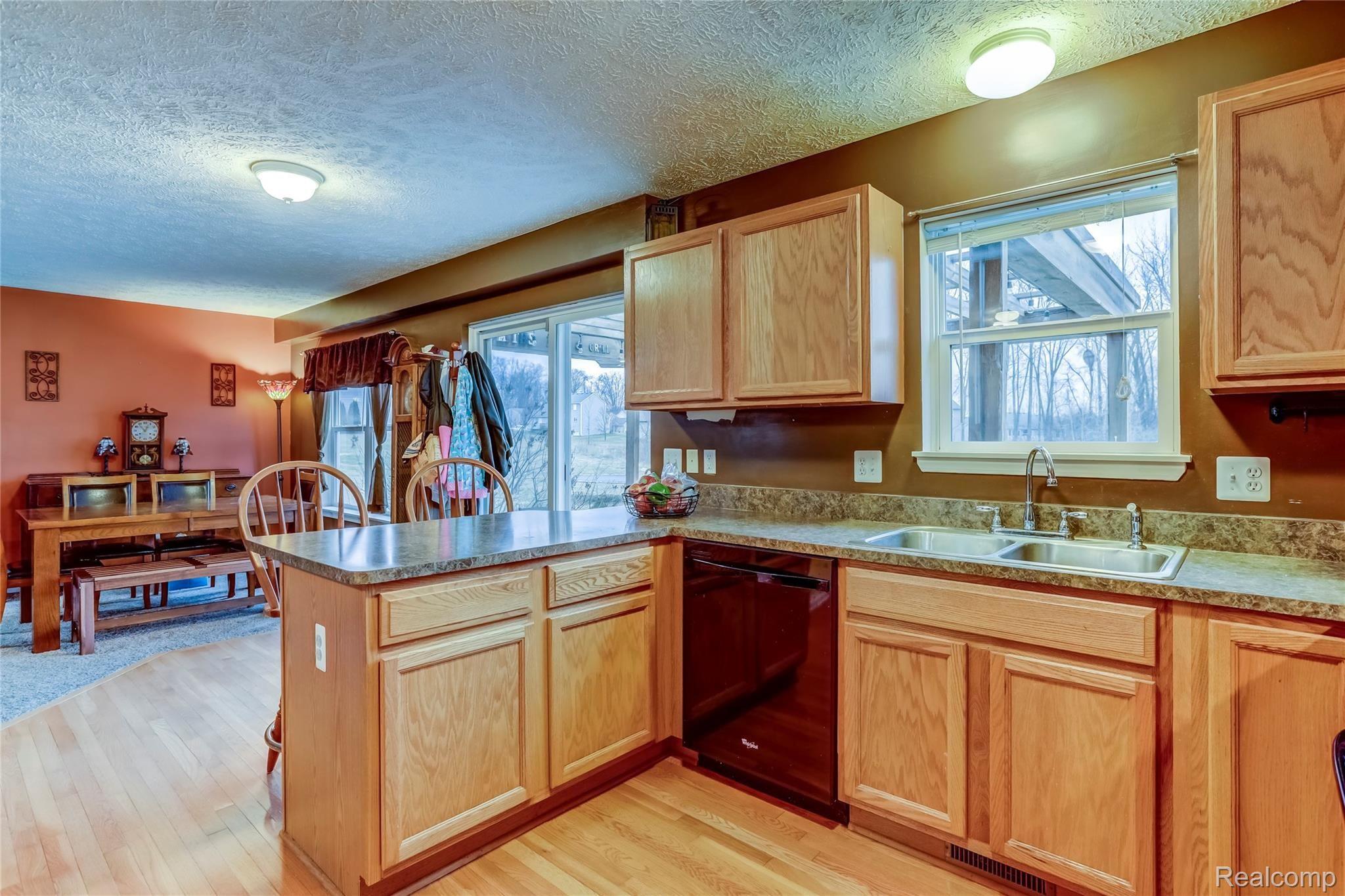 774 Dewars Street Howell, MI 48843 - Photo 4 of 24 774 Dewars St Howell, MI -10-FULL.jpg