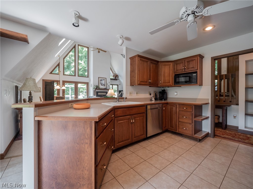 38310 Ridge Road Willoughby, OH 44094 - Photo 10 of 34 Gallery Image 10
