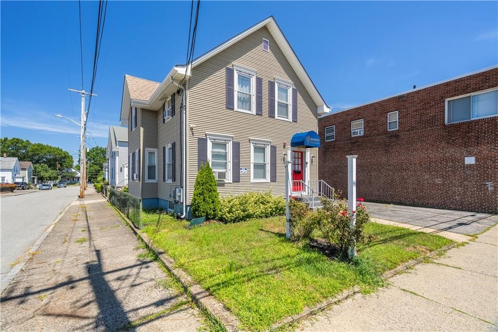 574 Central Avenue Pawtucket, RI 02861 - Photo 1 of 25