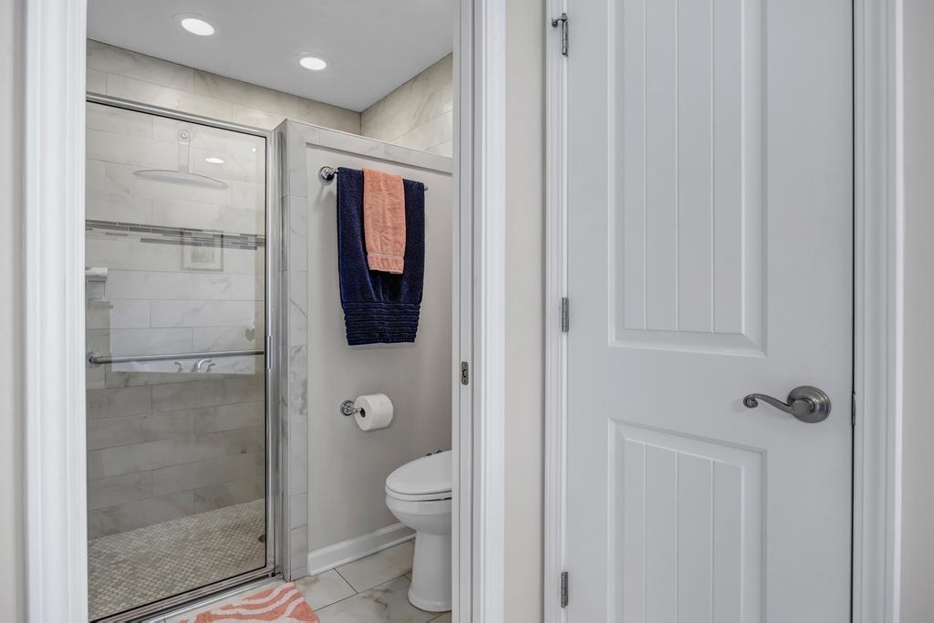 105 Rutgers Road St. Augustine, FL 32086 - Photo 25 of 34 a bathroom with a shower and a toilet