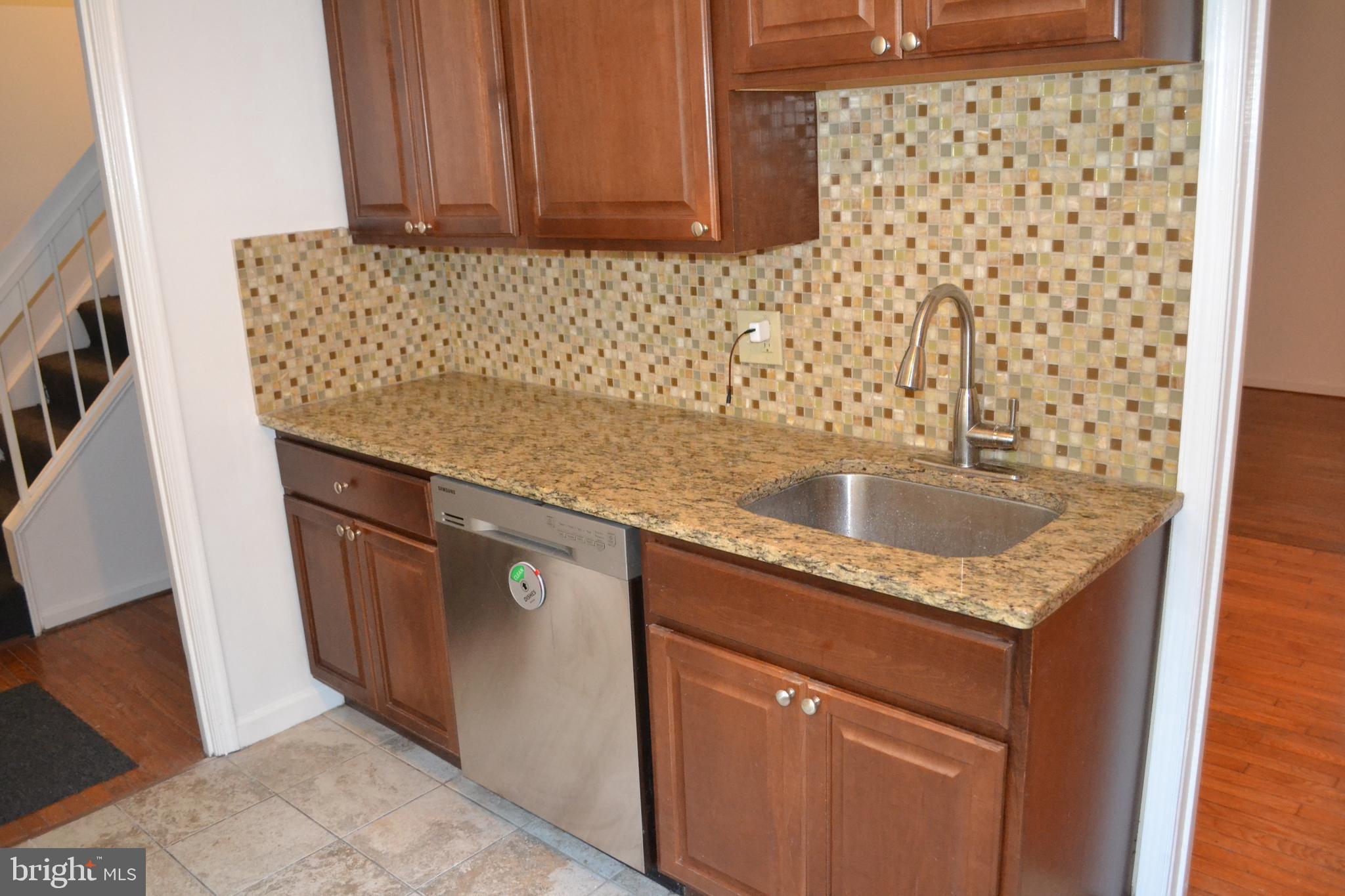 2295 Emerald Heights Court Reston, VA 20191 - Photo 5 of 26