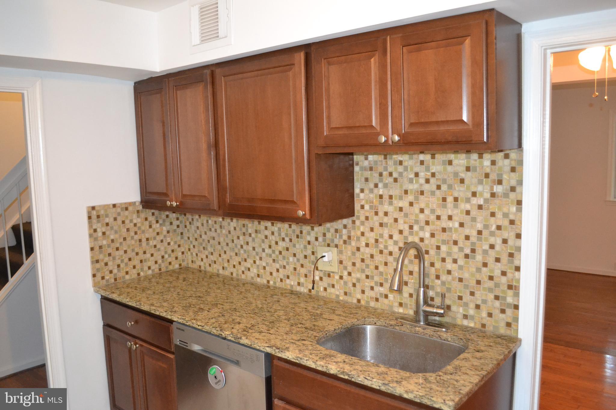 2295 Emerald Heights Court Reston, VA 20191 - Photo 6 of 26
