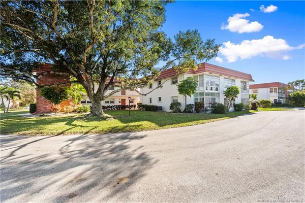 $135,000 | 2600 Southeast Ocean Boulevard, Unit JJ18, Stuart, FL 34996