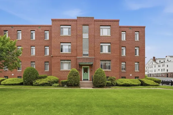 $2,000 | 20 Ashland Street, Unit 3L, Worcester, MA 01609
