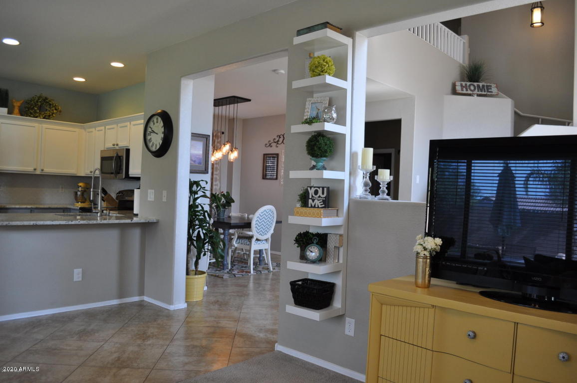 4334 South Woodshed Road Gilbert, AZ 85297 - Photo 9 of 36 20150816235743080634000000-o