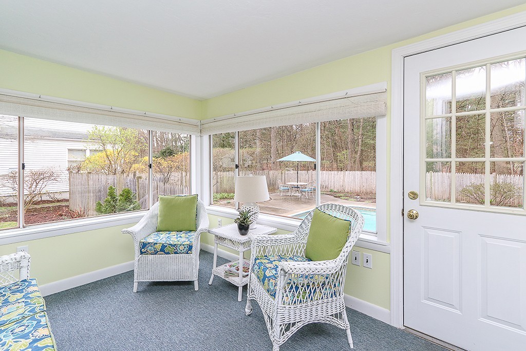 28 Clearwater Road Newton, MA 02462 - Photo 11 of 20 a dining room with furniture and a window