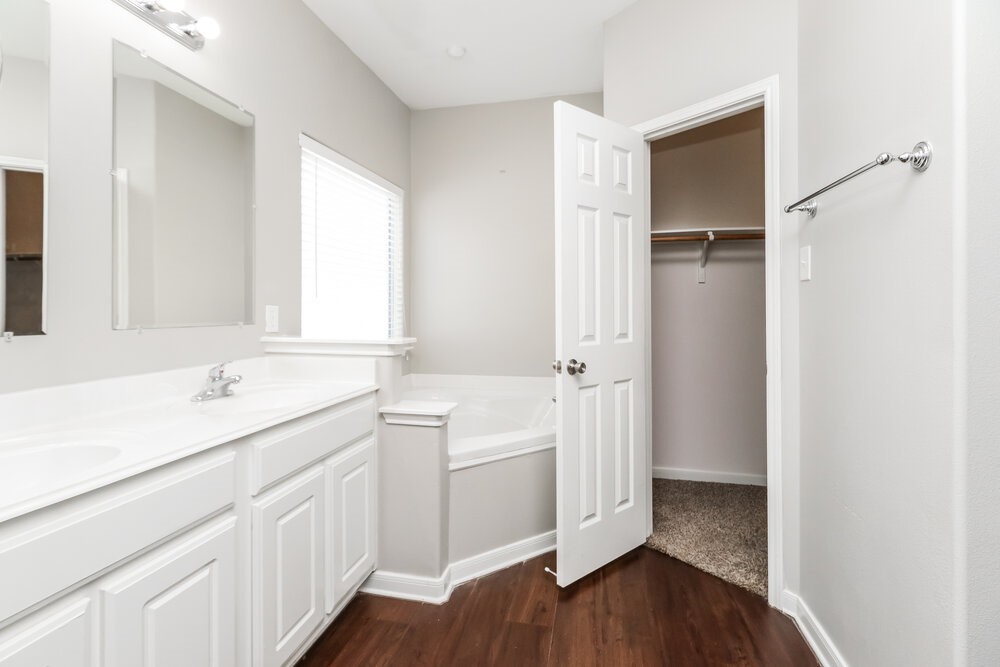 29050 Village Creek Loop Spring, TX 77386 - Photo 12 of 17