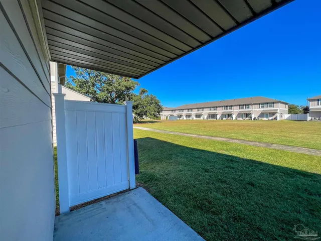 $1,995 | 300 South F Street, Pensacola, FL 32502