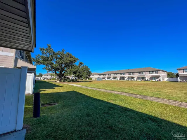 $1,995 | 300 South F Street, Pensacola, FL 32502