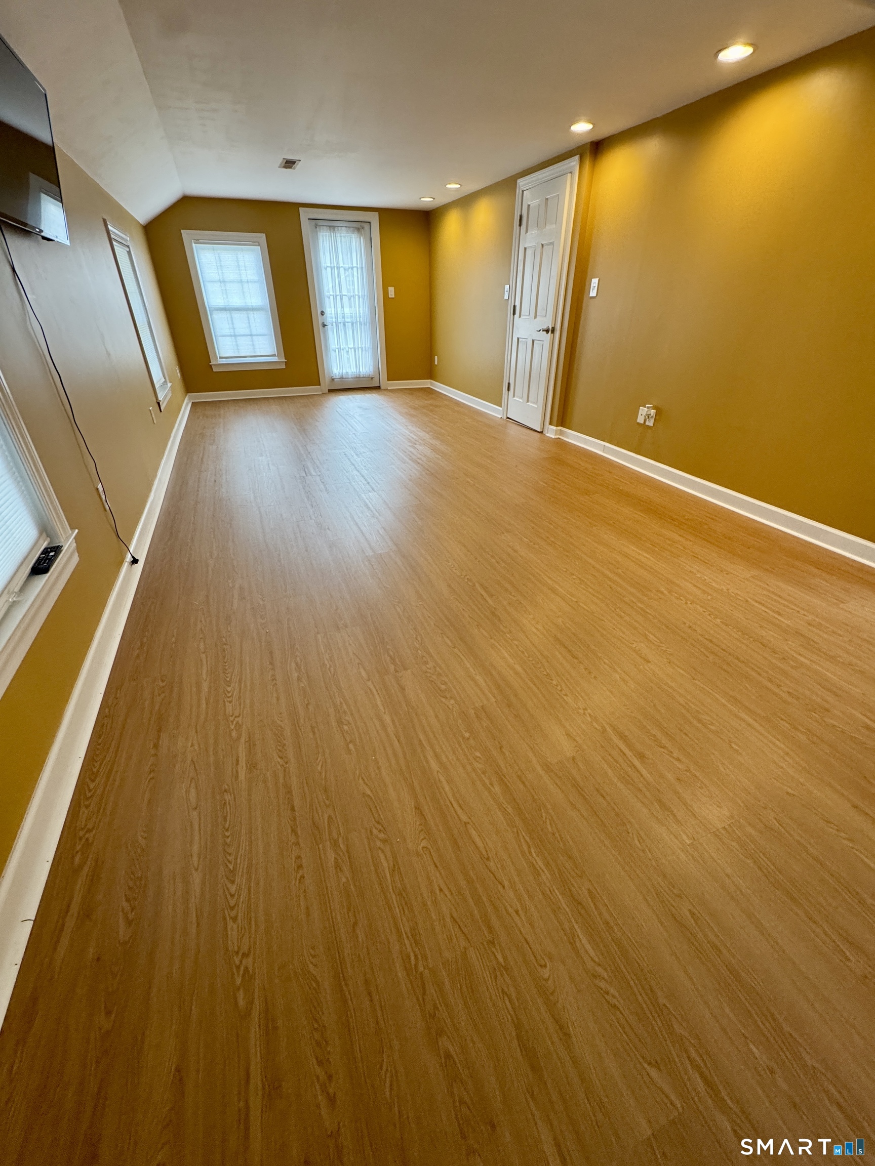 834 Bee Street Meriden, CT 06450 - Photo 25 of 33