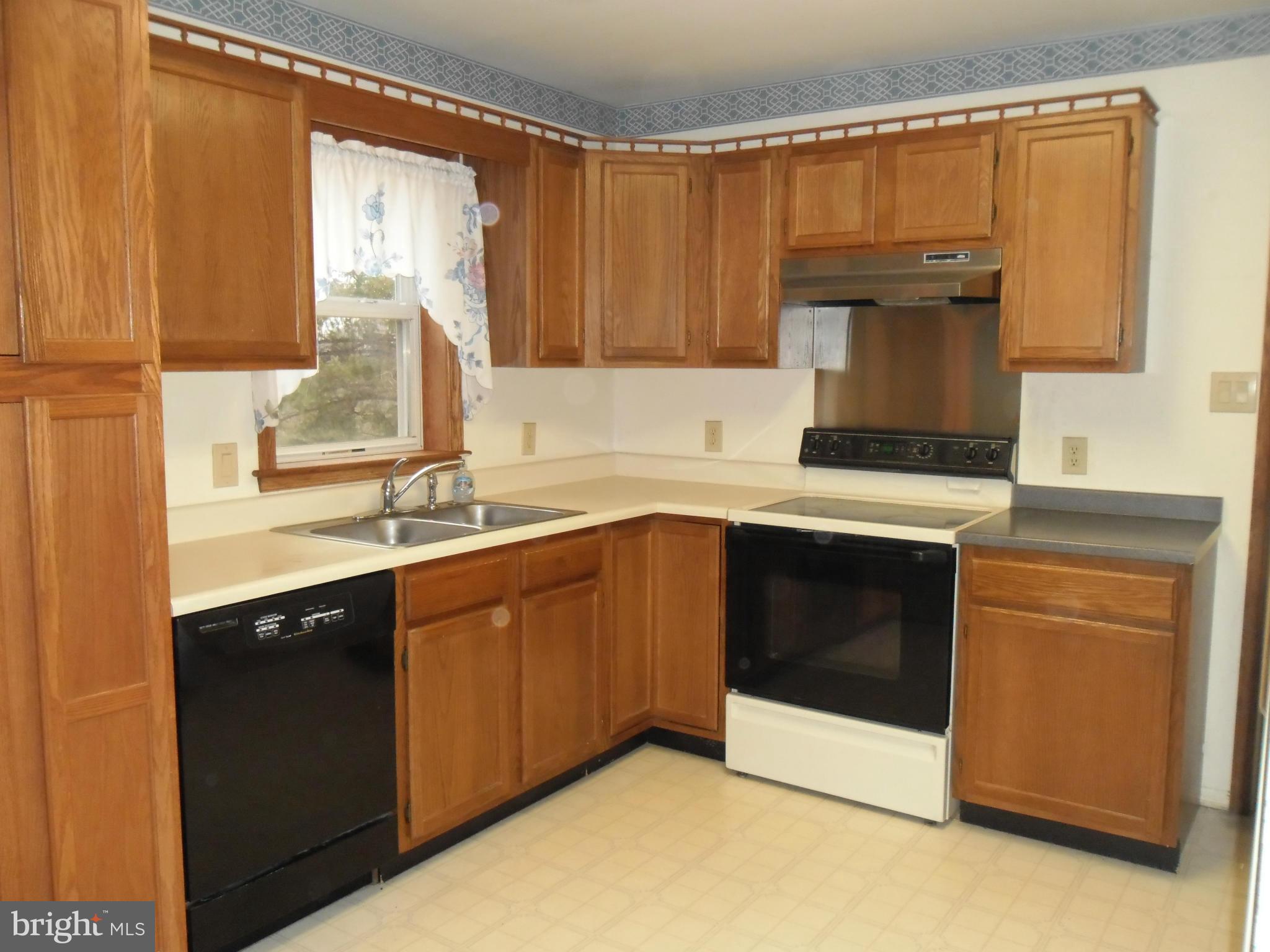 4343 Lee Road Hanover, PA 17331 - Photo 5 of 13 Kitchen