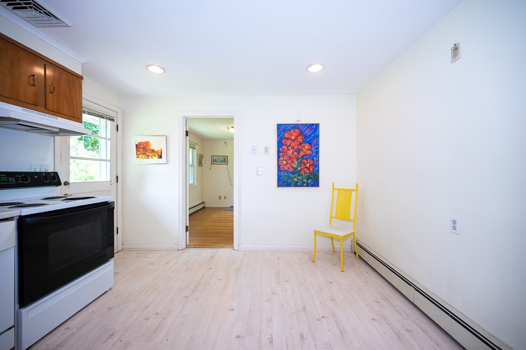 27 Chevy Chase Road Worcester, MA 01606 - Photo 9 of 29