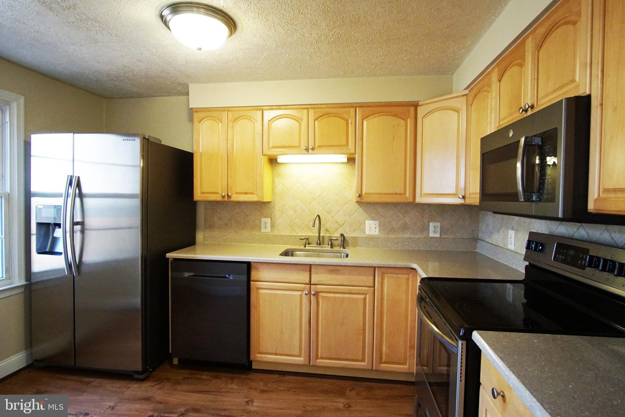 422 Dominion Road Northeast Vienna, VA 22180 - Photo 11 of 48