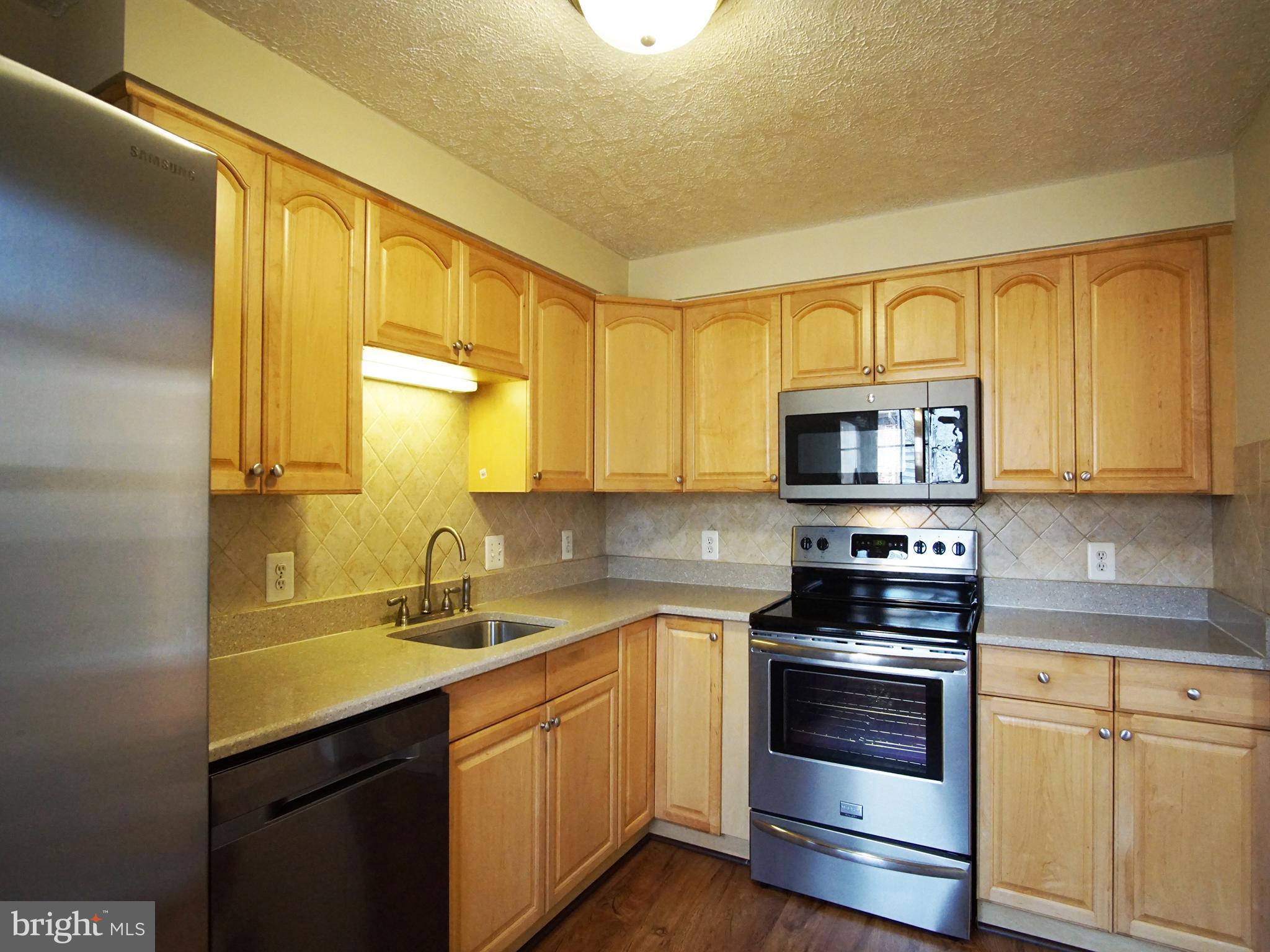 422 Dominion Road Northeast Vienna, VA 22180 - Photo 12 of 48