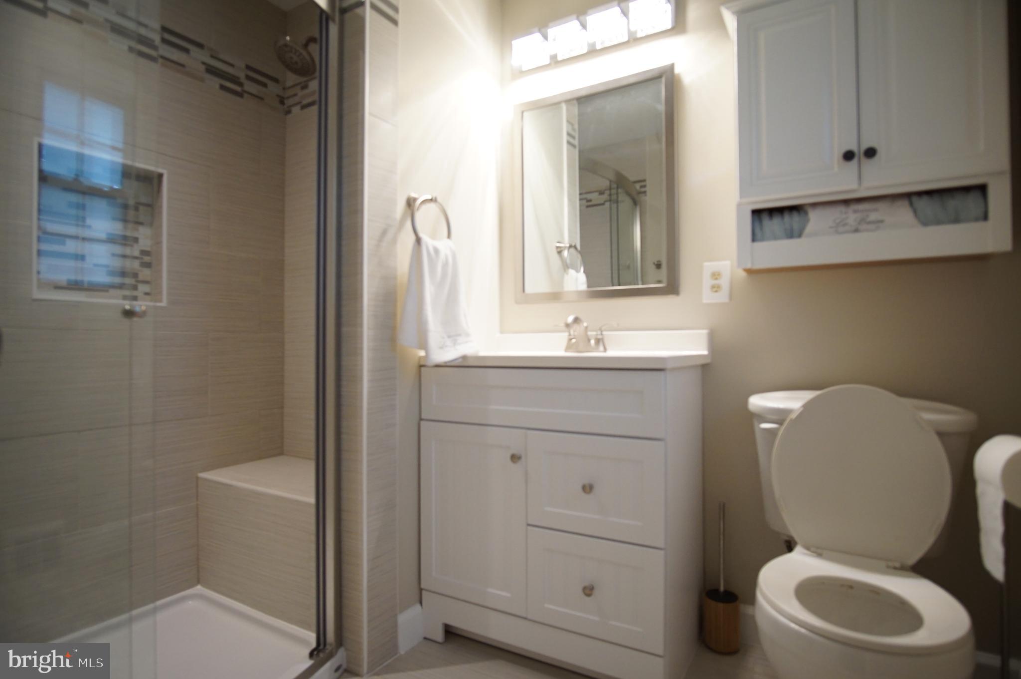 422 Dominion Road Northeast Vienna, VA 22180 - Photo 15 of 48