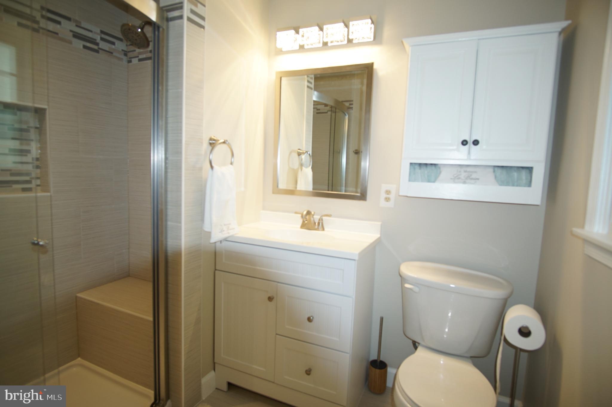 422 Dominion Road Northeast Vienna, VA 22180 - Photo 16 of 48