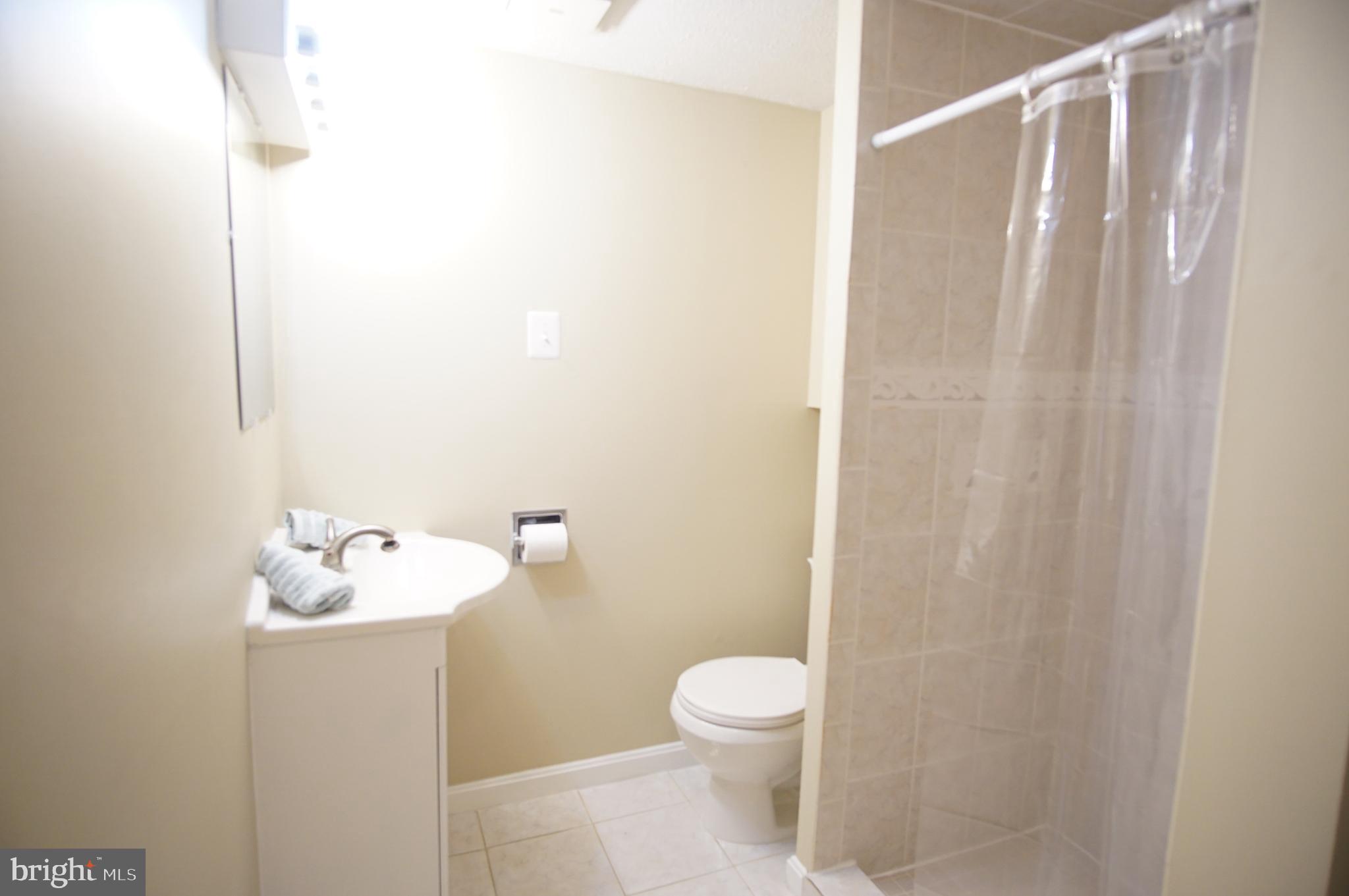 422 Dominion Road Northeast Vienna, VA 22180 - Photo 27 of 48