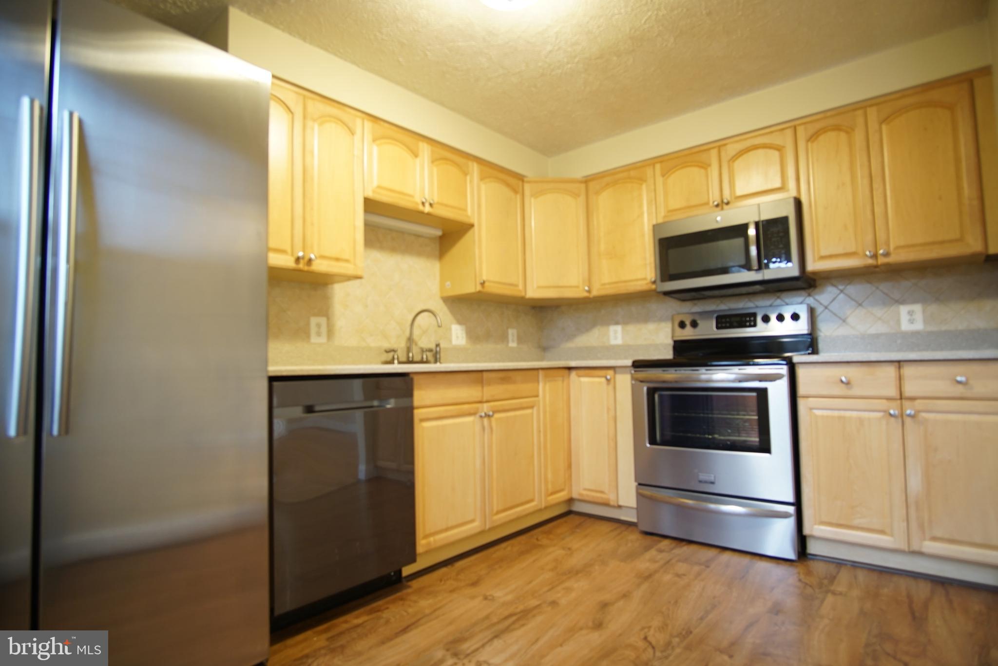422 Dominion Road Northeast Vienna, VA 22180 - Photo 10 of 48