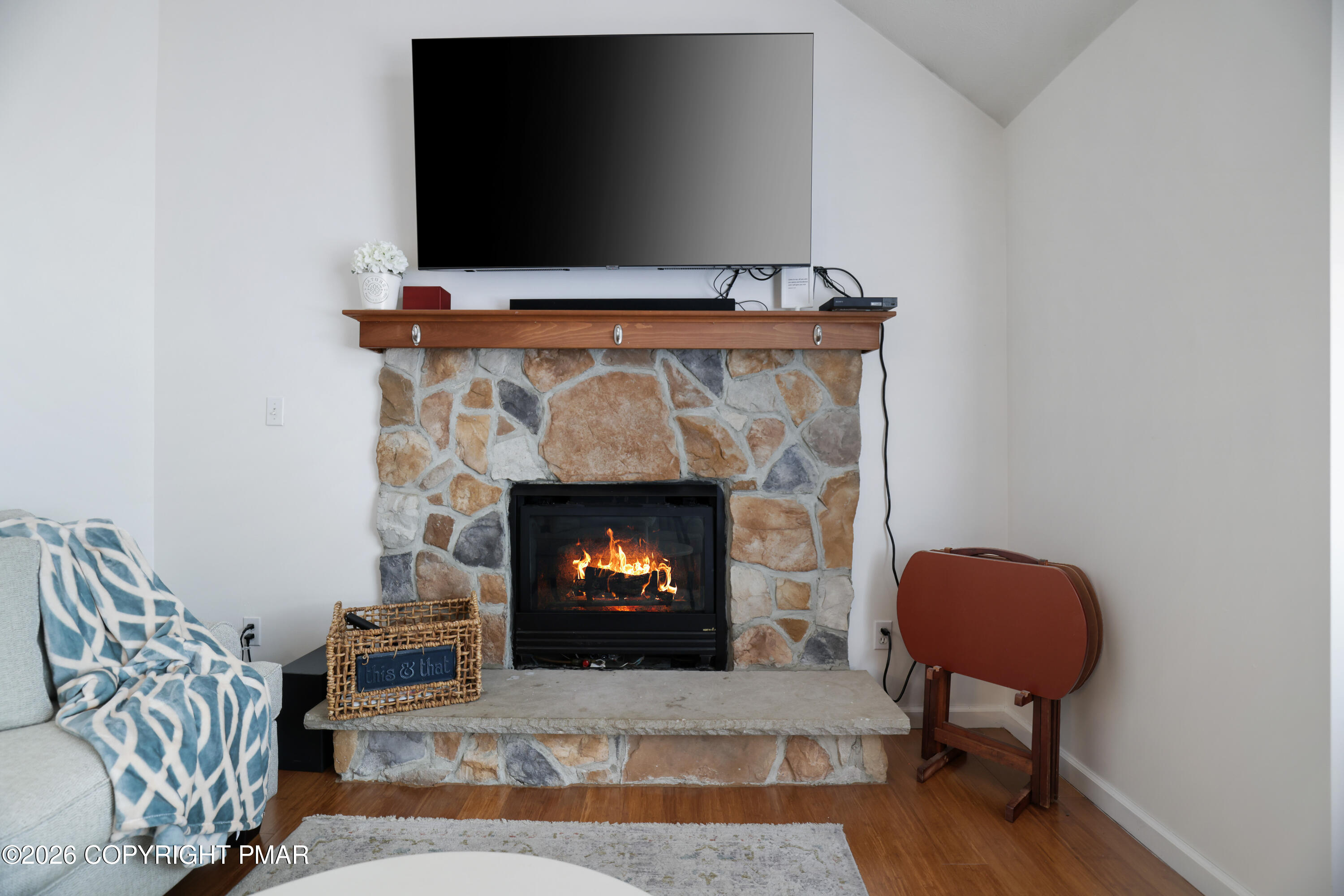 155 Wellington Way Bushkill, PA 18324 - Photo 13 of 76 13- Fireplace