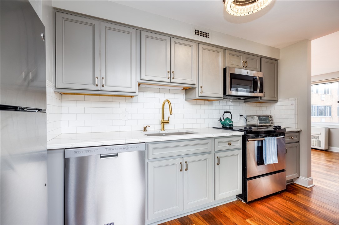 1000 East Avenue, Unit UN301 Rochester, NY 14607 - Photo 16 of 38