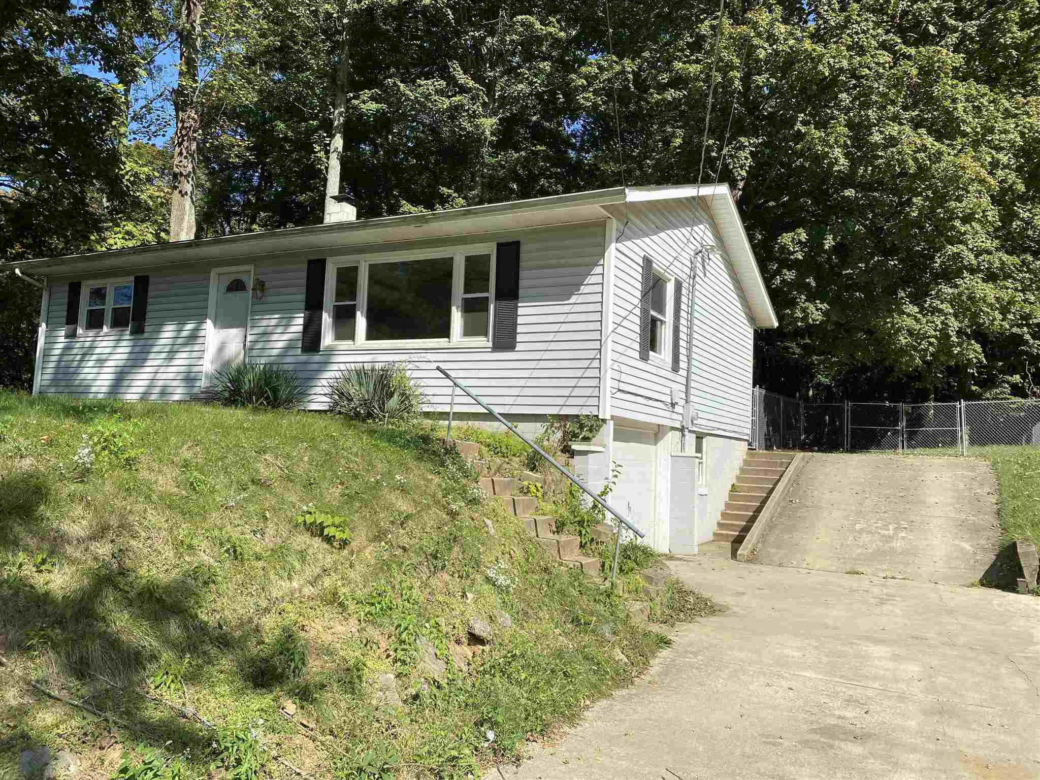 3815 South Leonard Springs Road Bloomington, IN 47403 - Photo 2 of 33 Gallery Image 2