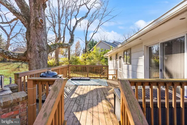 $925,000 | 1412 Patrick Circle Southwest, Vienna, VA 22180