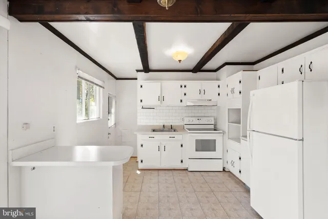 $925,000 | 1412 Patrick Circle Southwest, Vienna, VA 22180