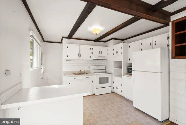 $925,000 | 1412 Patrick Circle Southwest, Vienna, VA 22180