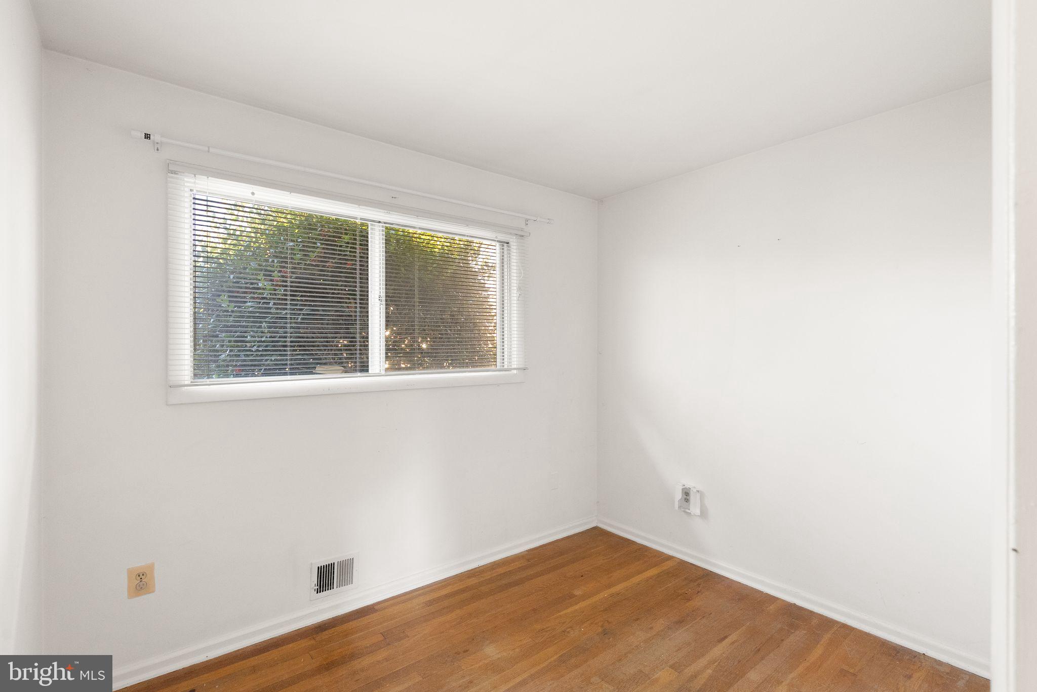 1412 Patrick Circle Southwest Vienna, VA 22180 - Photo 20 of 36