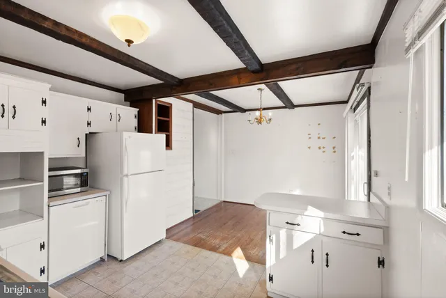 $925,000 | 1412 Patrick Circle Southwest, Vienna, VA 22180