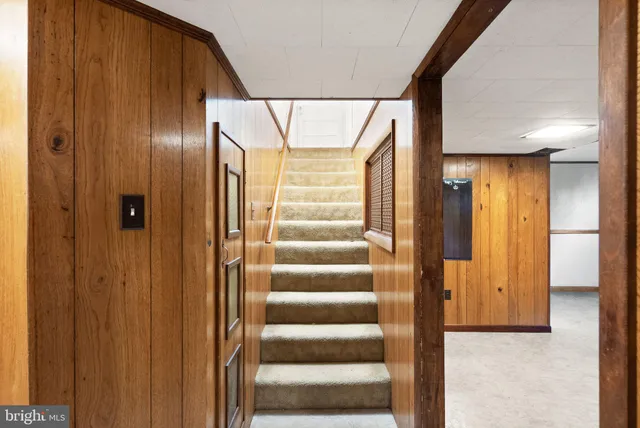 $925,000 | 1412 Patrick Circle Southwest, Vienna, VA 22180