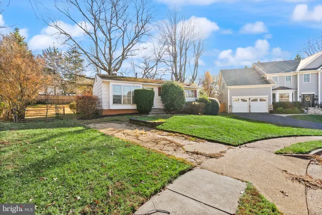 $925,000 | 1412 Patrick Circle Southwest, Vienna, VA 22180