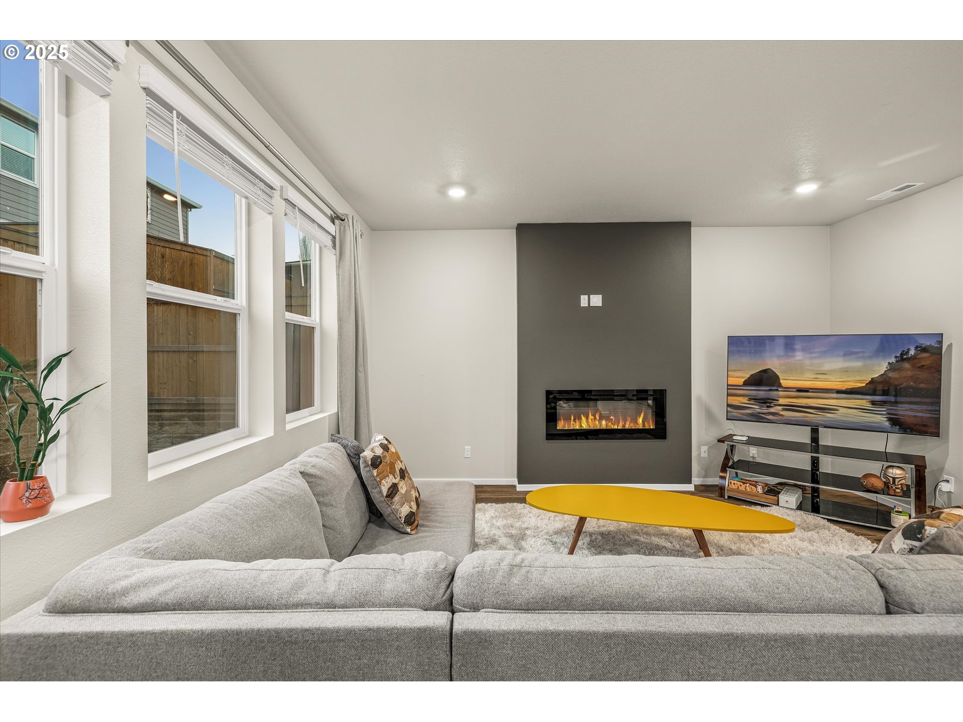 3169 Southeast 34th Way Gresham, OR 97080 - Photo 4 of 28