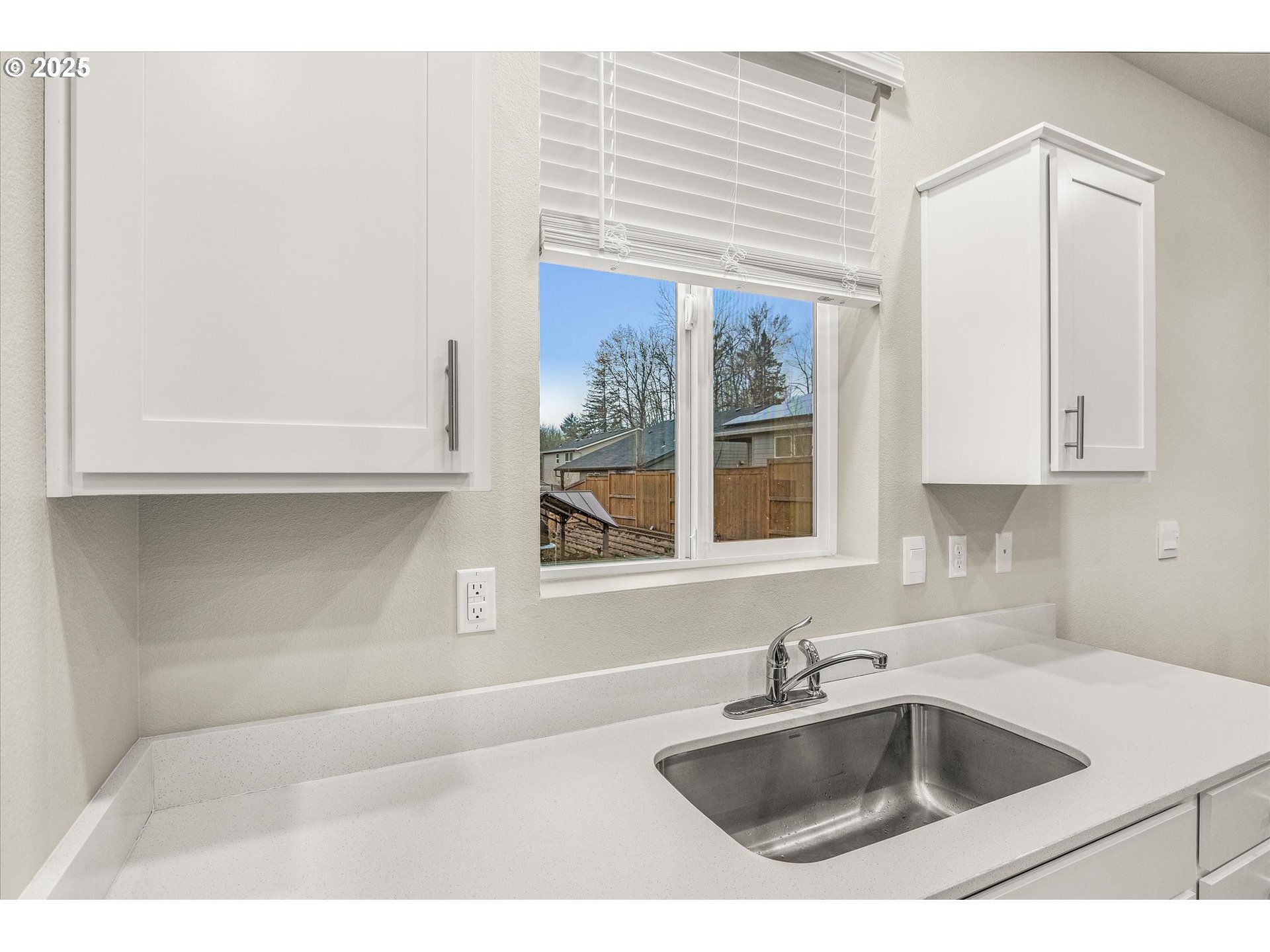 3169 Southeast 34th Way Gresham, OR 97080 - Photo 7 of 28