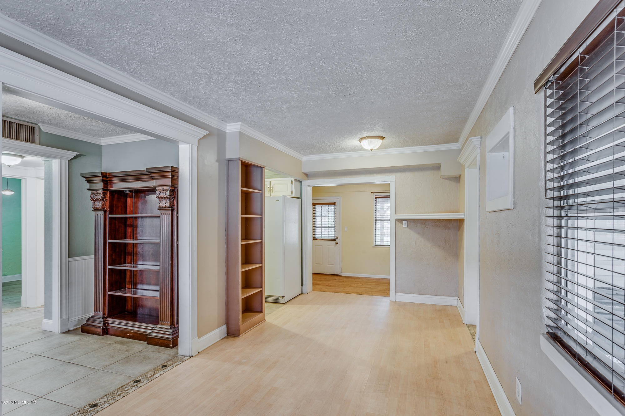 9777 Hogan Road Jacksonville, FL 32246 - Photo 5 of 26 livingrm-3
