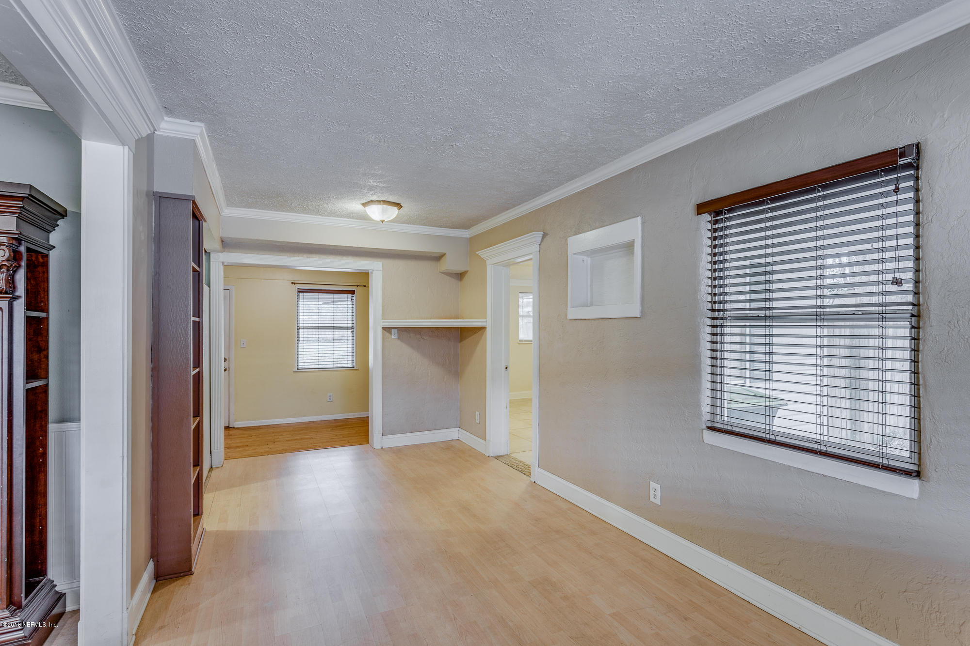 9777 Hogan Road Jacksonville, FL 32246 - Photo 6 of 26 livingrm-4
