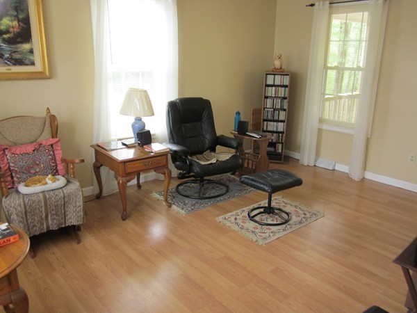 229 Ramblewood Drive Springfield, MA 01118 - Photo 2 of 22