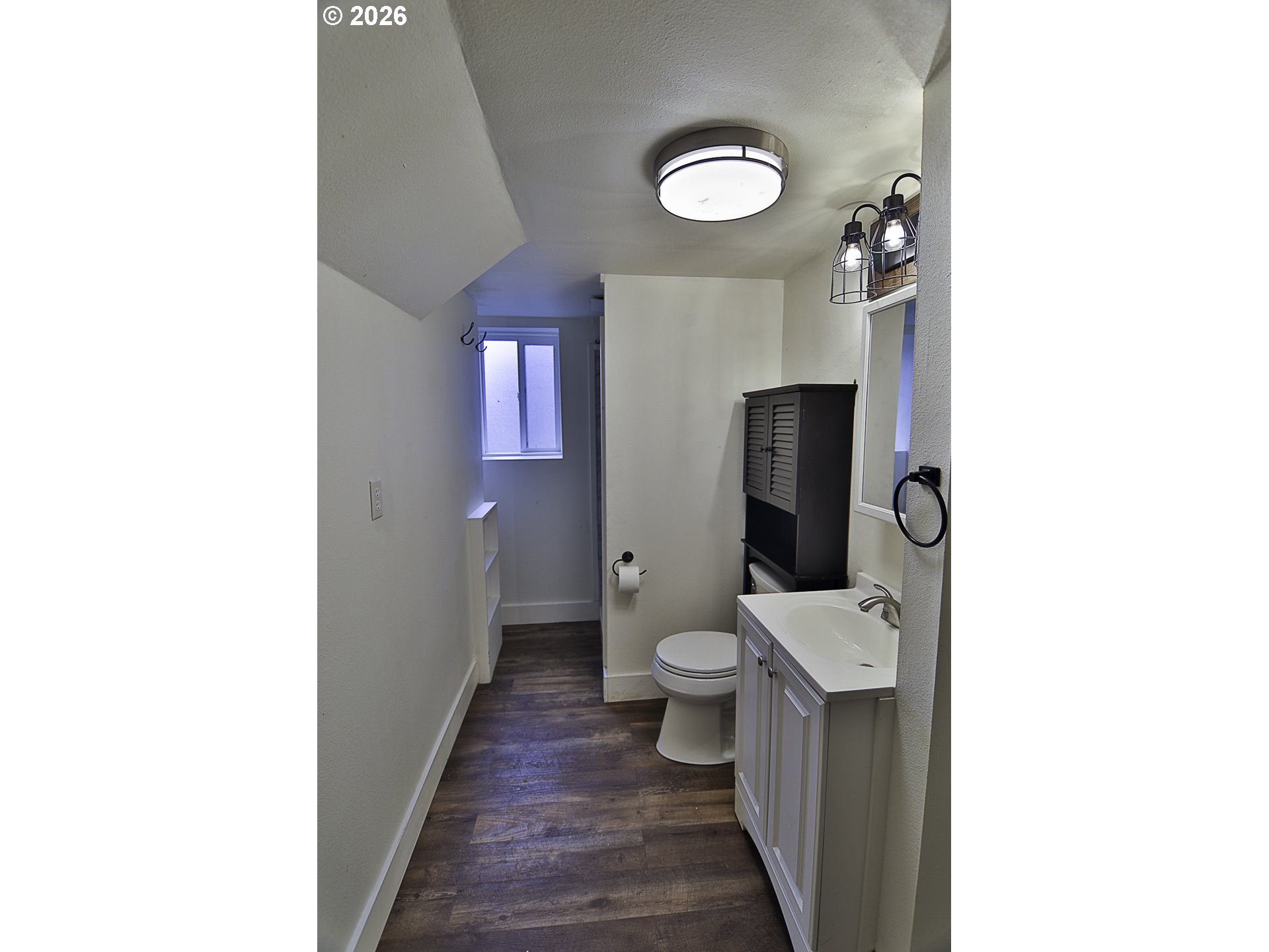 9740 Southwest 51st Avenue Portland, OR 97219 - Photo 23 of 48